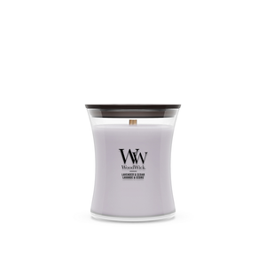 WoodWick Geurkaars Medium Lavender & Cedar - 11 cm / ø 10 cm - Geurkaars in Glas - Houten Lont