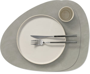 LIND DNA Placemats Nupo - Leer - Light Grey - Curved - 44 x 37 cm - 2 Stuks