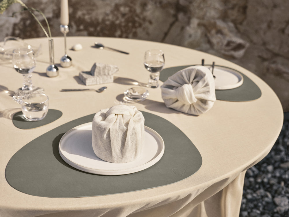 LIND DNA Placemats Nupo - Leer - Flint Grey - Curved - 44 x 37 cm - 2 Stuks