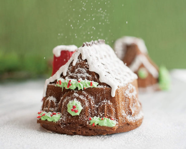 Nordic Ware Cakevorm Gingerbread House Duet Zilver - Gietaluminium - 32 x 17 cm
