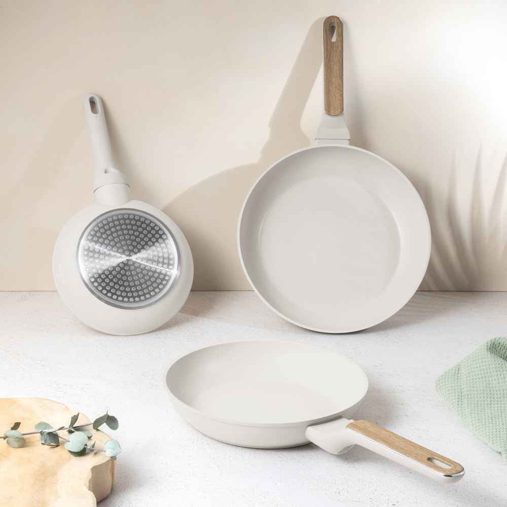 Berlinger Haus Koekenpannenset Nordic Mat Crème 3-Delig - ø 20, 24 & 28 cm - geschikt voor alle warmtebronnen - standaard anti-aanbaklaag