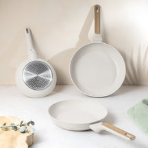 Berlinger Haus Koekenpannenset Nordic Mat Crème 3-Delig - ø 20, 24 & 28 cm - geschikt voor alle warmtebronnen - standaard anti-aanbaklaag