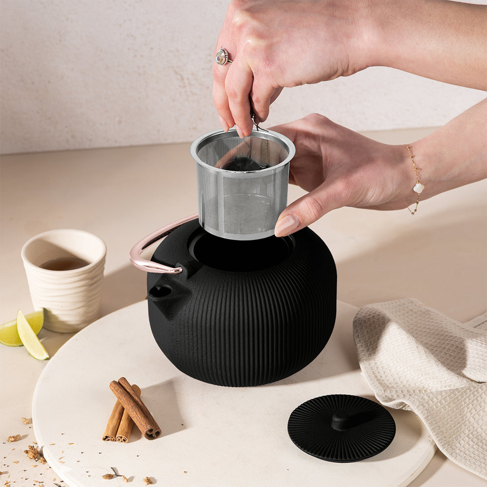 Berlinger Haus Theepot met RVS Filter - Gietijzer Zwart Roségoud - 1 Liter