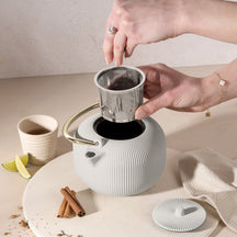 Berlinger Haus Theepot met RVS Filter - Gietijzer Mat Crème - 1 Liter
