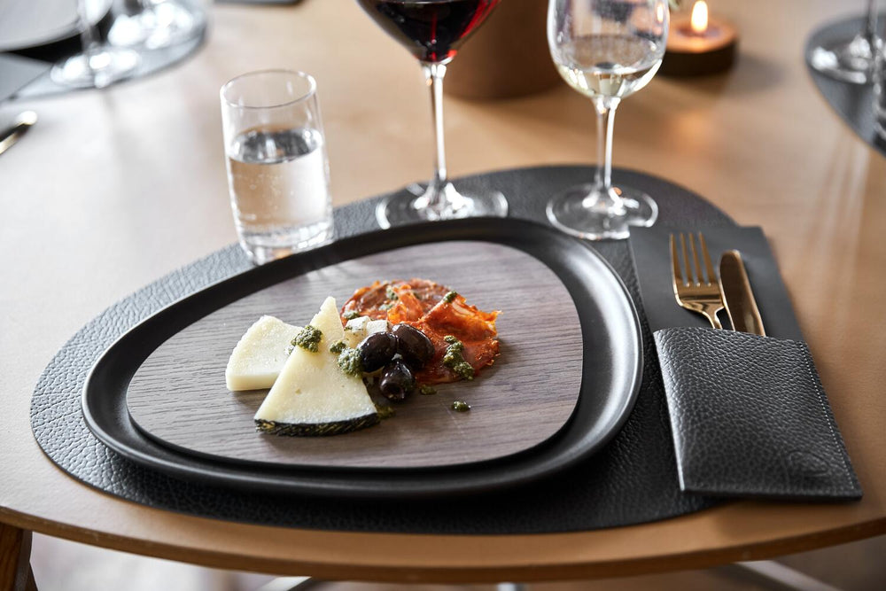 LIND DNA Placemats Hippo - Leer - Black Anthracite - Curved - 44 x 37 cm - 2 Stuks