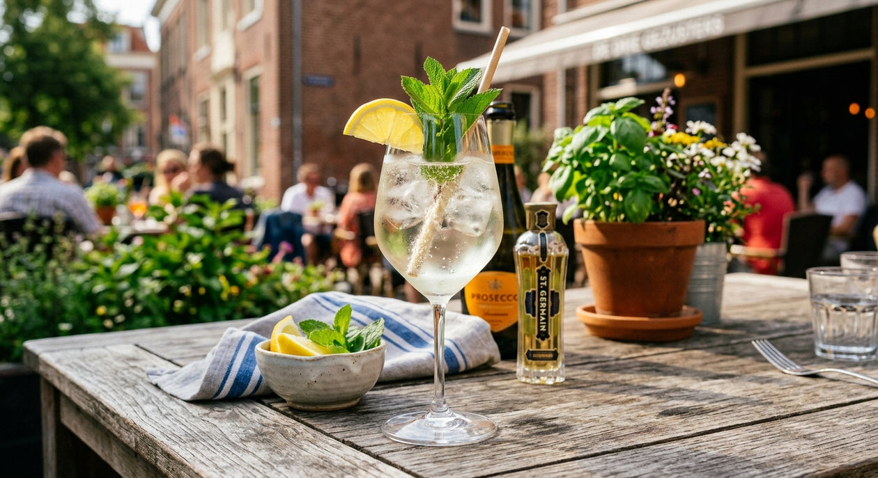 Een verfrissende en elegante cocktail met bloemige tonen en sprankelende Prosecco.