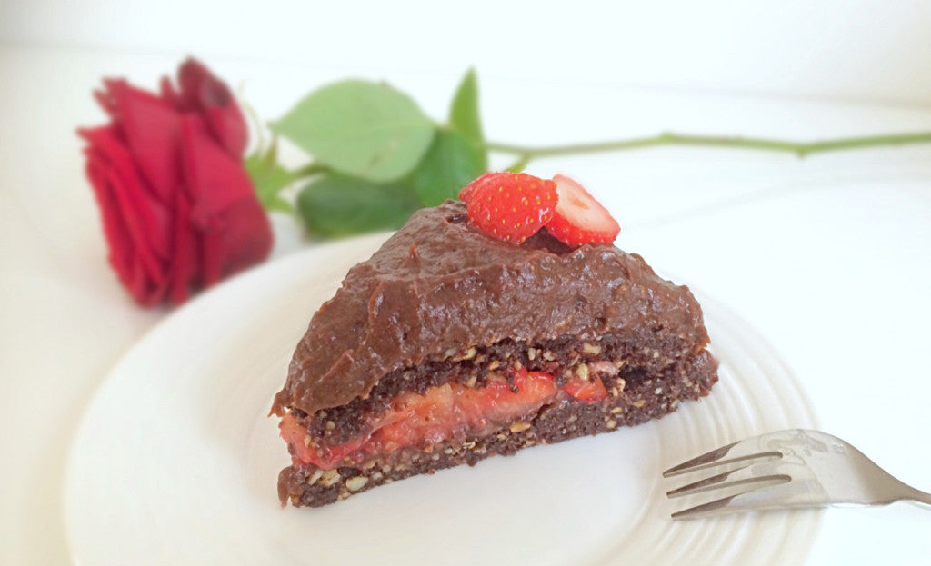 Een gezonde, no-bake chocoladetaart boordevol pure ingrediënten