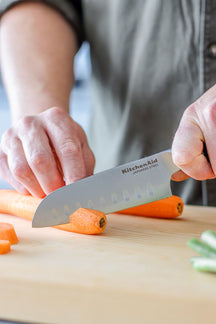 KitchenAid Santokumes Gourmet 18 cm + Gratis mesbeschermer