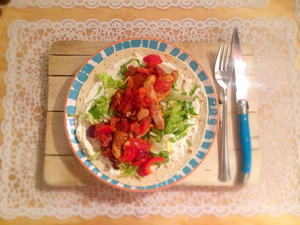 Pittige kalkoen met chorizo, verse tomaat en knapperige andijvie