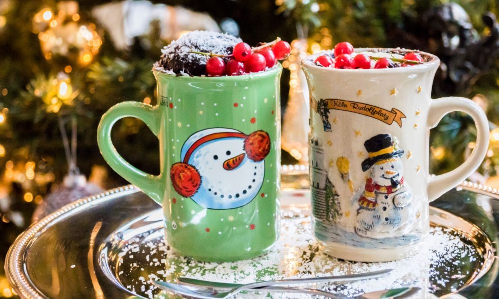 Een feestelijke chocolade mugcake klaar in één minuut