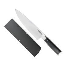 KitchenAid Koksmes Gourmet 20 cm met zwart heft en mesbeschermer, vrijstaand op witte achtergrond