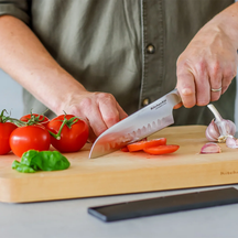 KitchenAid Santokumes Gourmet 18 cm + Gratis mesbeschermer