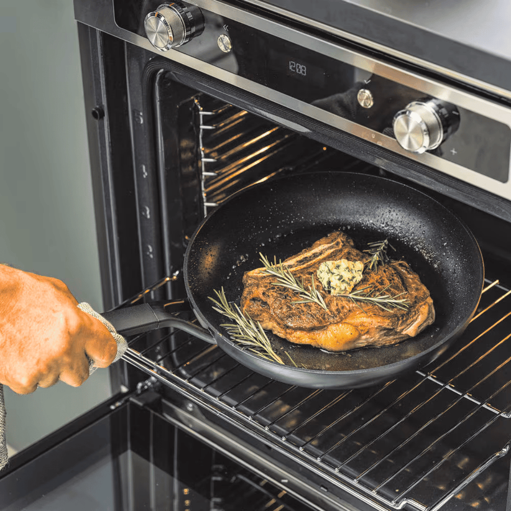 KitchenAid Koekenpannenset Classic Forged 2-delig - keramische anti-aanbaklaag - Koekenpan ø 24 & 28 cm