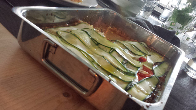 Lichte courgette-lasagne met geitenkaas en oosterse kruiden