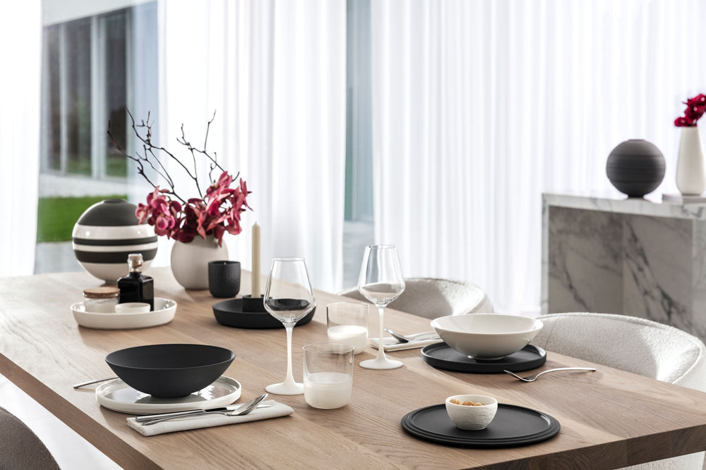 Villeroy & Boch Serviesset La Boule - Zwart / Wit 7-delig / 2 personen - 2x kom, 2x schaal, 2x universeel bord, 1x serveerschaal