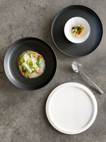 Villeroy & Boch Serviesset La Boule - Zwart / Wit 7-delig / 2 personen - 2x kom, 2x schaal, 2x universeel bord, 1x serveerschaal