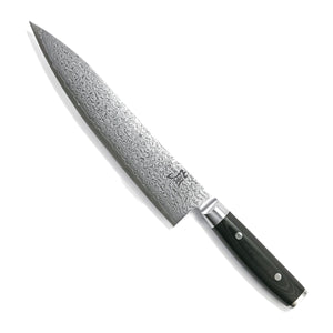 Yaxell Koksmes Ran 24 cm 69 laags damaststaal met canvas Micarta heft, vrijstaand op witte achtergrond