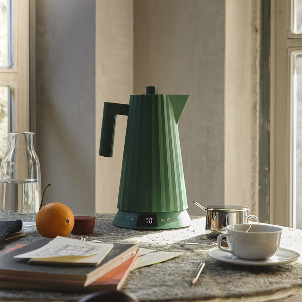 Alessi Waterkoker Plissé met Temperatuurinstelling Groen - 1.7 liter - 1850 W - Michelle De Lucchi - MDL21 GR