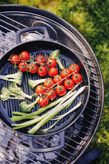 Alva Grillpan / Grillplaat Nori ø 28 cm + Gratis Leren Handvaten - geschikt voor alle warmtebronnen - geëmailleerde anti-aanbaklaag