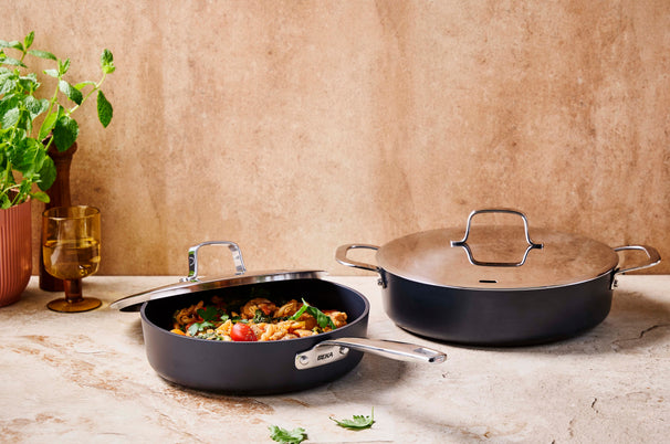 Beka Hapjespan / Sauteerpan met deksel Maestro Alu ø 28 cm - keramische anti-aanbaklaag