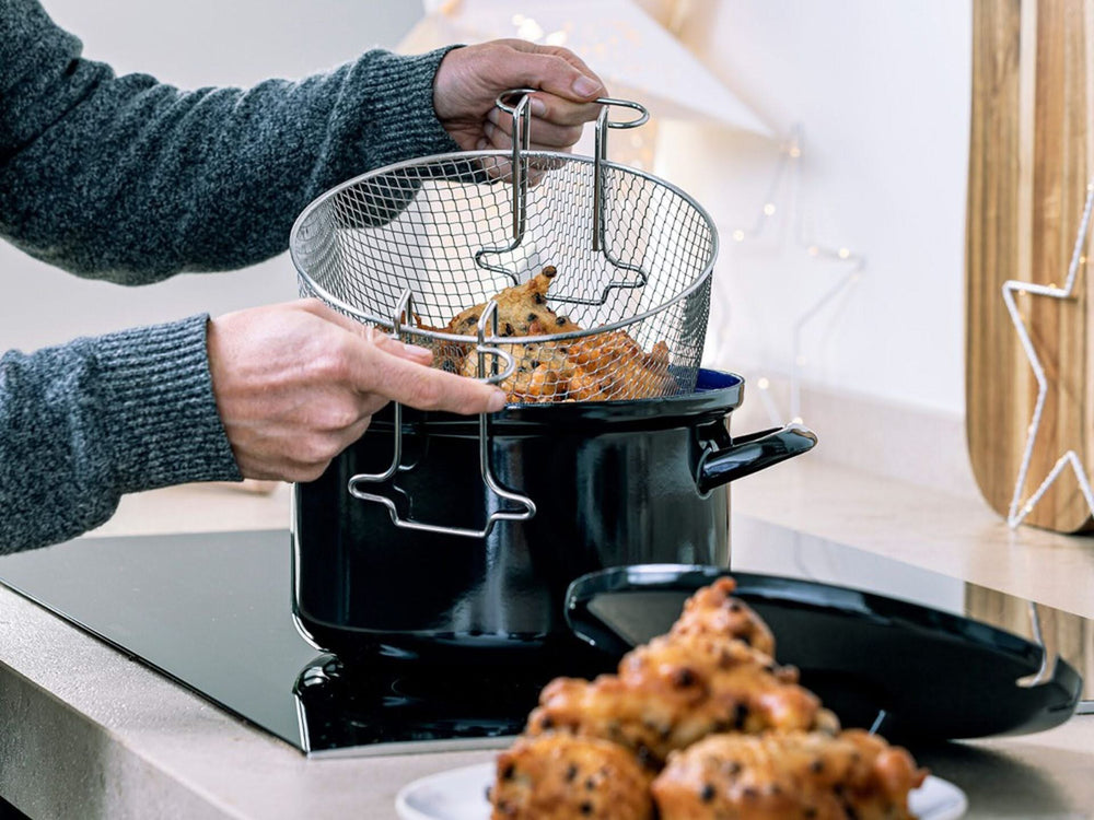 BK Frituurpan / Oliebollenpan met mand Fortalit Emaille Zwart ø 24 cm / 3 Liter - sfeerbeeld 2