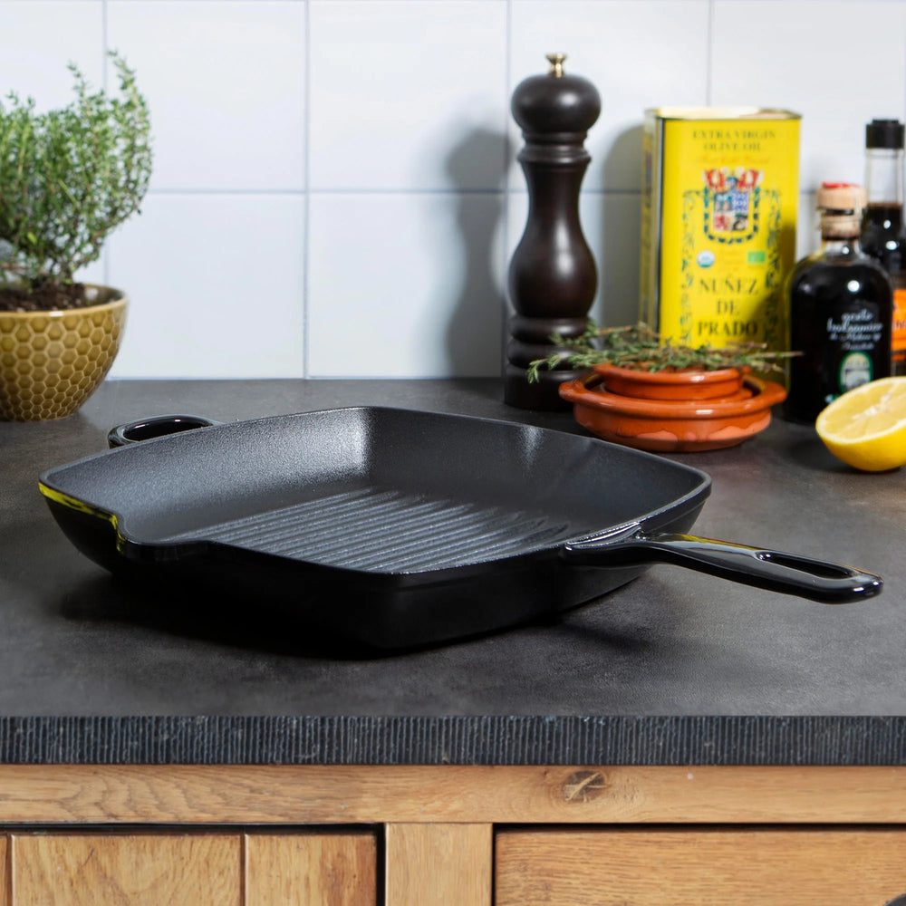 BK Pannenset Bourgogne Jet Black Gietijzer 3-delig - Braadpan ø 24, 28 cm & Grillpan 26x26 cm - geschikt voor alle warmtebronnen