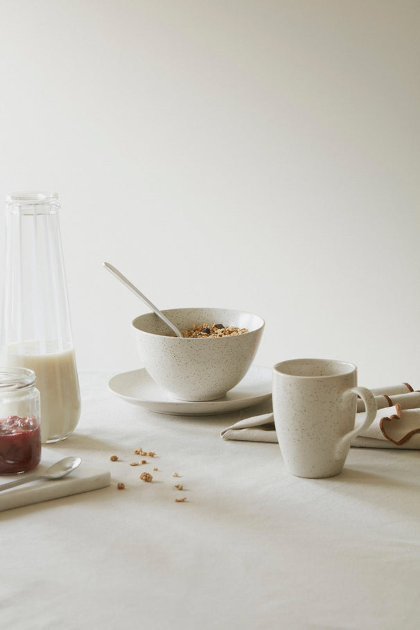 Broste Copenhagen Ontbijtset Nordic Vanilla 12-delig / 4 personen - 4 ontbijtborden, 4 kommen en 4 kopjes