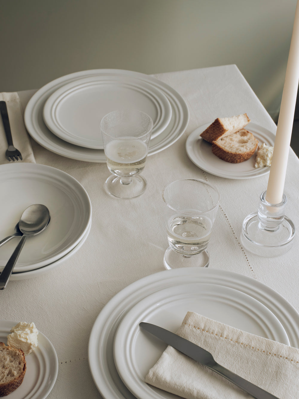 Broste Copenhagen Serviesset Stevns 12-delig / 4 personen - 4 dinerborden, 4 ontbijtborden en 4 diepe borden