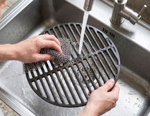 Keij Kamado Gietijzer scrubber - RVS reinigingsketting
