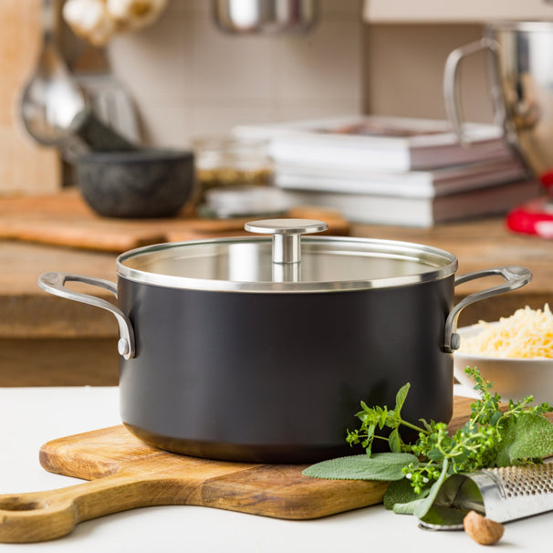 KitchenAid Kookpan Aluminium Mat Zwart ø 20 cm / 3.1 Liter - keramische anti-aanbaklaag