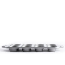 KitchenAid Mini Muffinvorm Aluminized Steel - 12 muffins - 30 x 20 cm - zijaanzicht