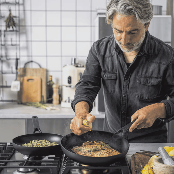 KitchenAid Koekenpannenset Classic Forged 2-delig - ø 24 & 28 cm - keramische anti-aanbaklaag