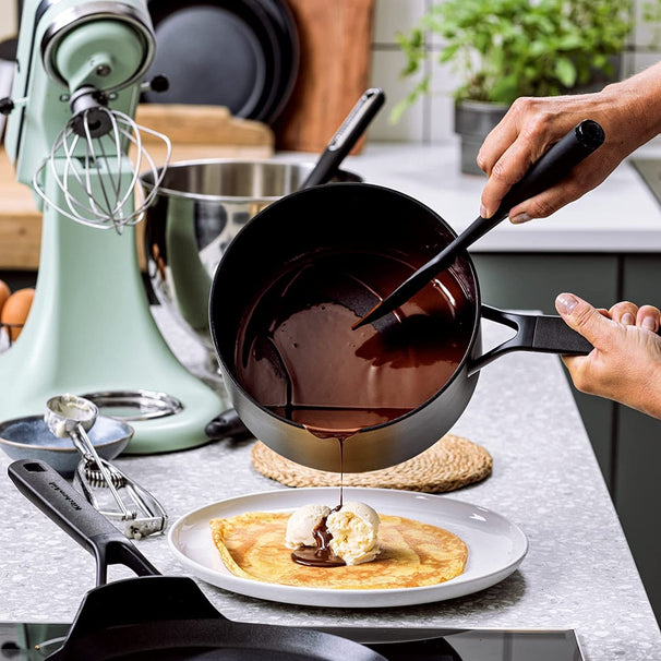 KitchenAid Steelpan Classic Forged Zwart ø 20 cm / 3.1 Liter - keramische anti-aanbaklaag