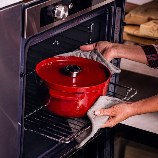 KitchenAid Braadpan Cast Iron Empire Red ø 26 cm / 5.2 Liter - geëmailleerde anti-aanbaklaag