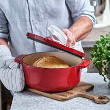 KitchenAid Braadpan Gietijzer Empire Red ø 26 cm / 5.2 Liter - sfeerbeeld 2