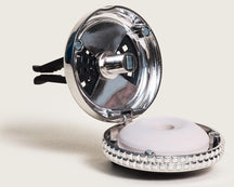 Maison Berger Autoparfum Diffuser Celebration Gun Metal & Zilver - Hypnotic Oud - met navulling - open