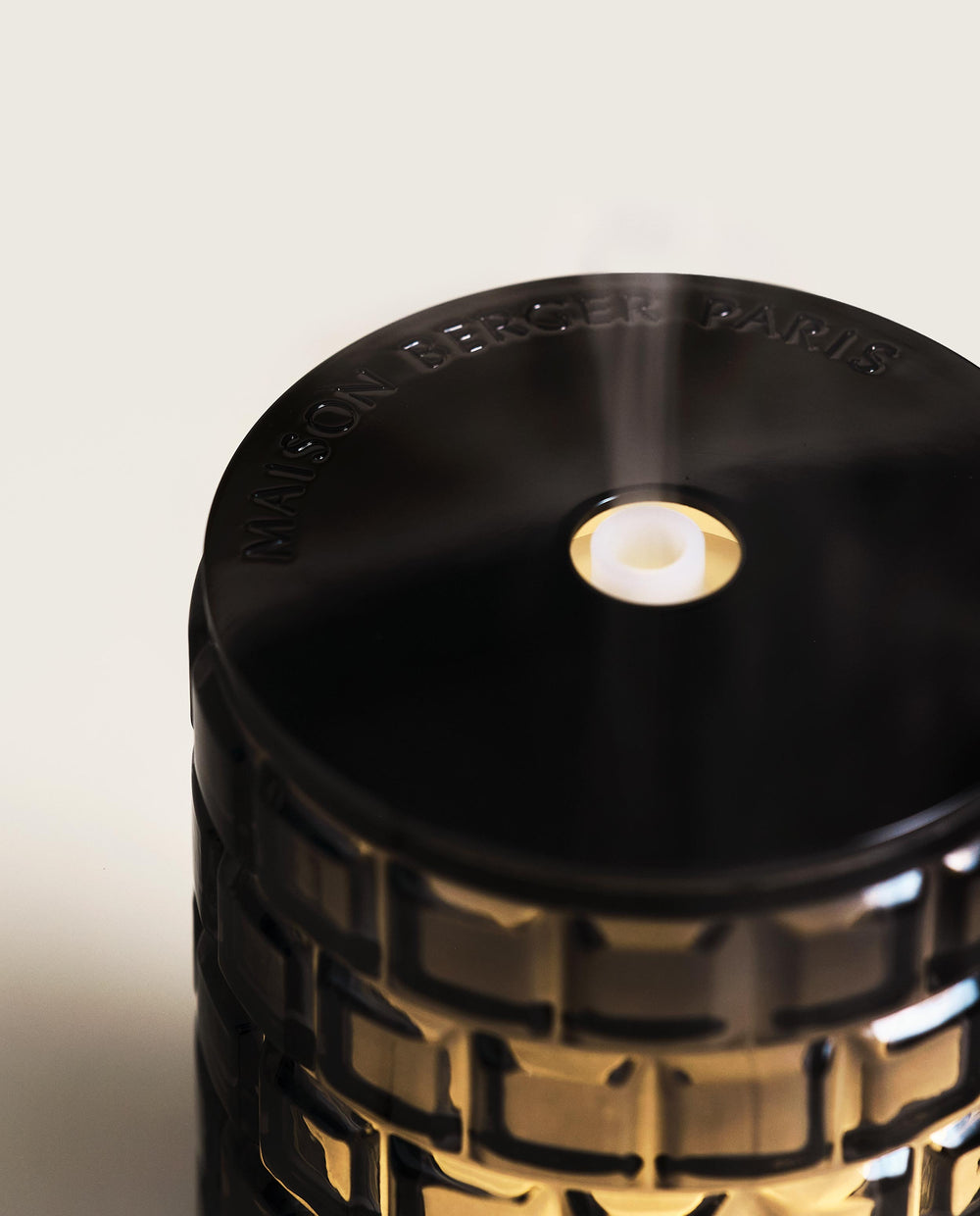 Maison Berger Mistdiffuser Celebration Noir - Hypnotic Oud - detail 2