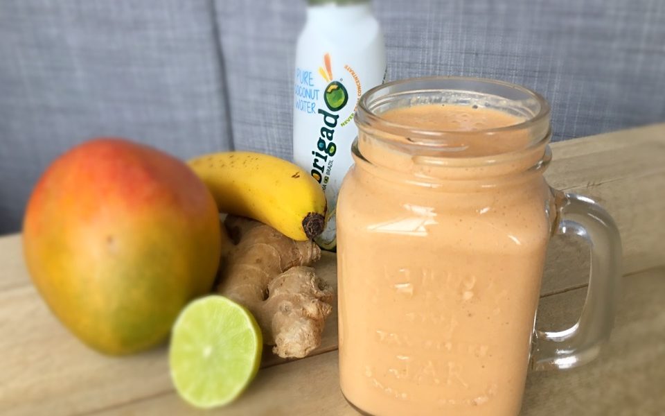 Een frisse en voedzame shake boordevol fruit, groenten en gember