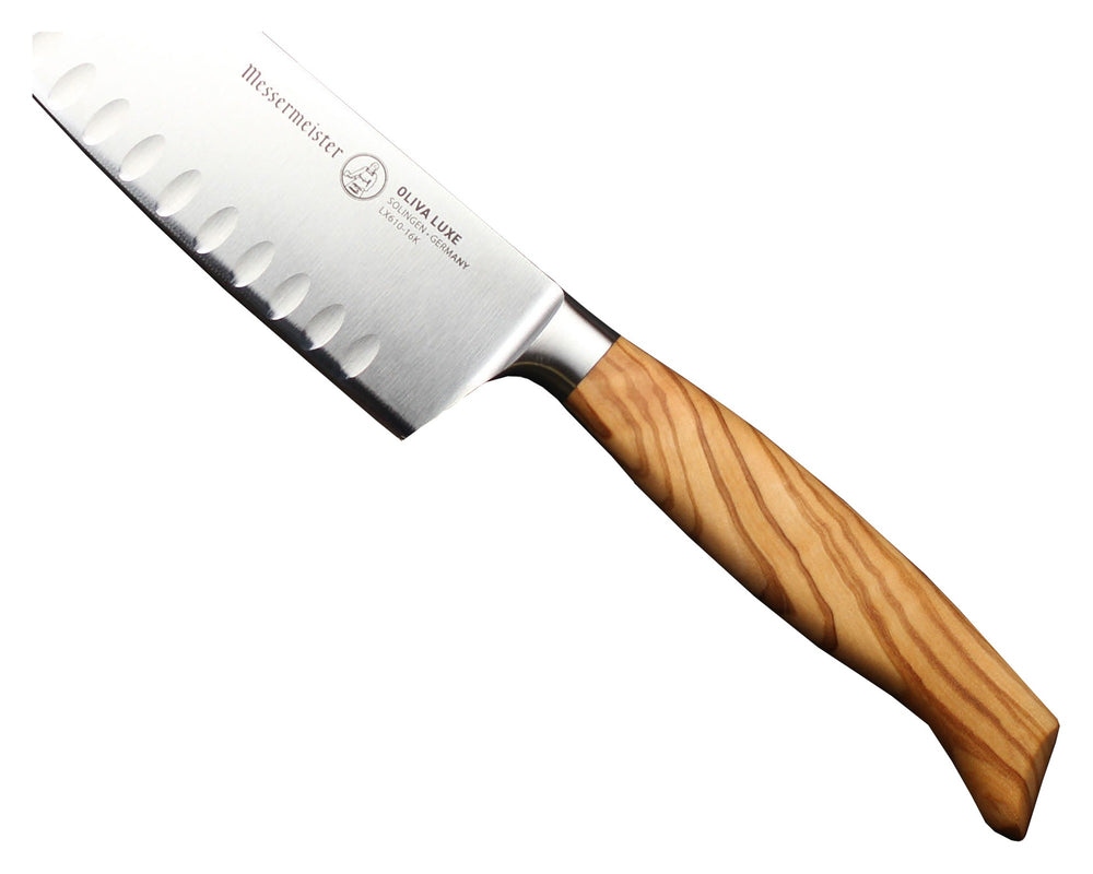 Messermeister Santokumes met Kuiltjes Oliva Luxe Olijfhout 16.5 cm