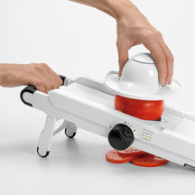OXO Good Grips Mandoline - Groentesnijder - Keukensnijder - V-blade
