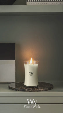 WoodWick Geurkaars Medium Iris Woods - 11 cm / ø 10 cm - Geurkaars in Glas - Houten Lont