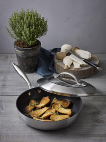 SCANPAN Hapjespan / Sauteerpan met deksel CTX ø 28cm / 2.5 liter - geschikt voor alle warmtebronnen - standaard anti-aanbaklaag